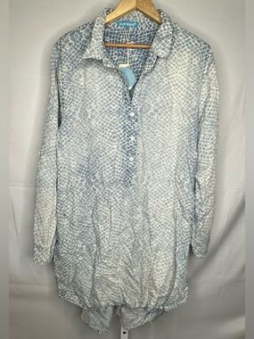 Women’s long sleeve shirt